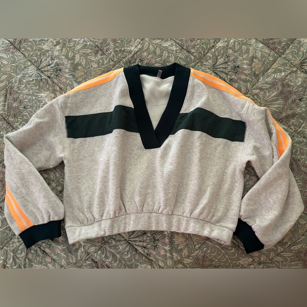 Free people movement sweatshirt XL nwot